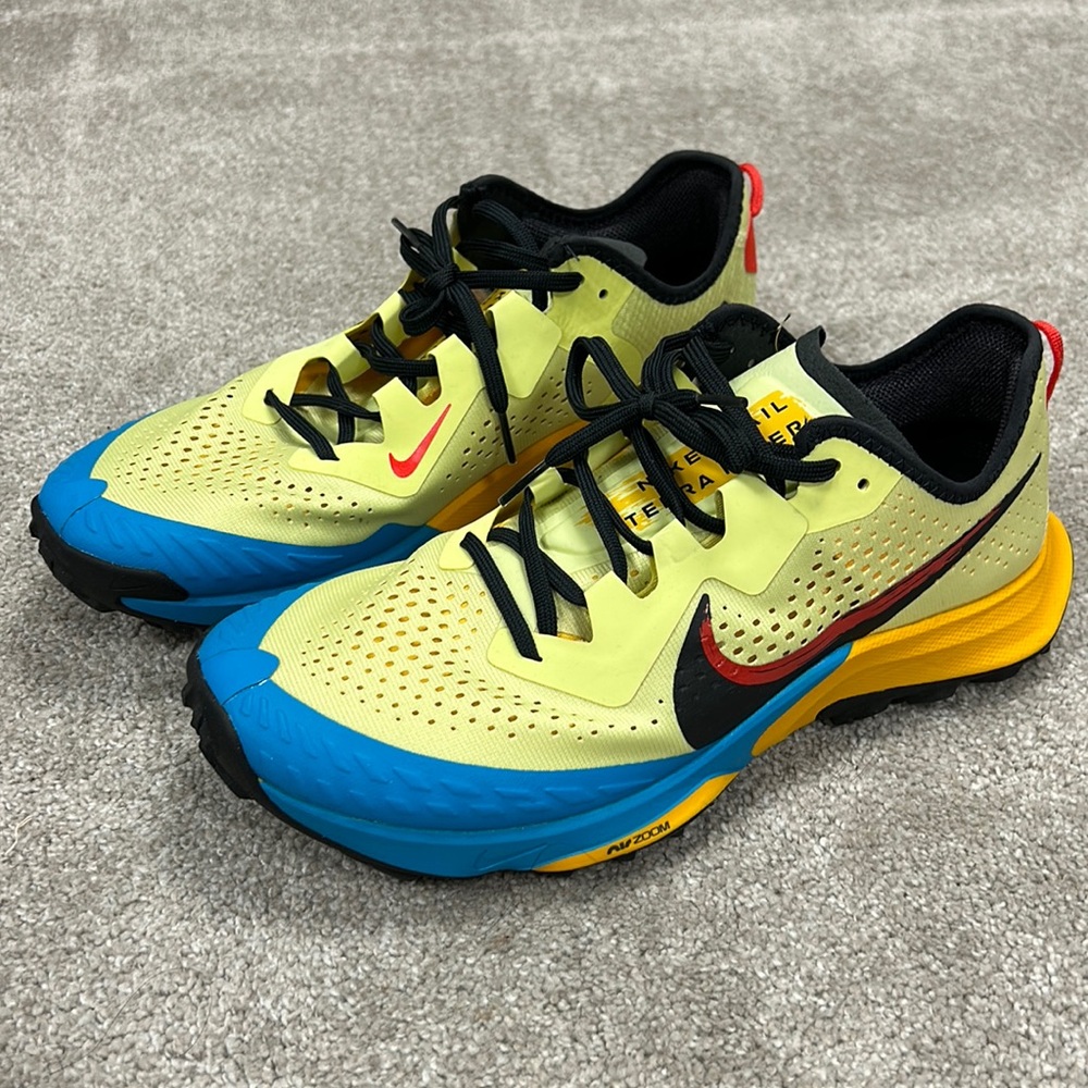 New Men’s Nike Air Zoom Terra Kiger 7 Limelight Size 9.5 yellow blue sneakers